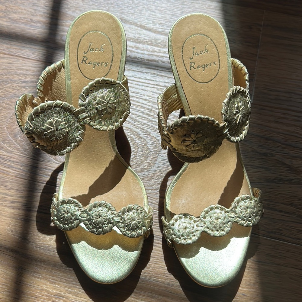 NWOT Jack Rogers gold wedge shoes, size 9M